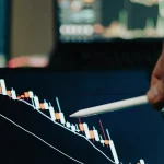 对接企业自己的 CRM，客服系统不能只会聊天